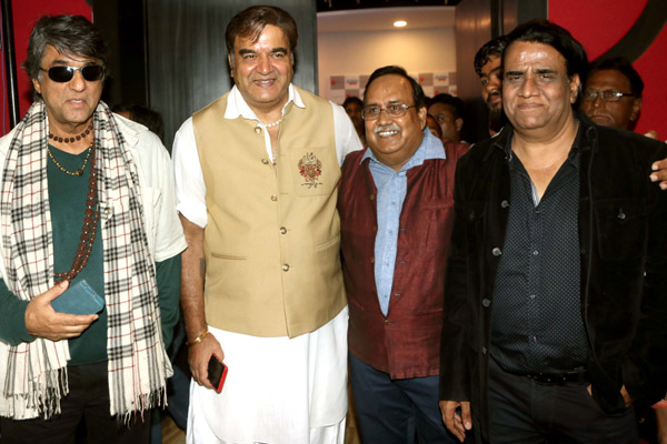 Mukesh Khanna,Surendra Pal,Sunil & Praful Tiwari
