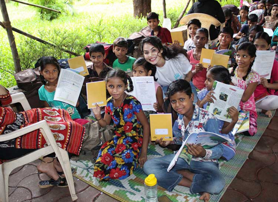 Actress Nikita Rawal celebrated her birthday with Street kids of Prayas Foundation