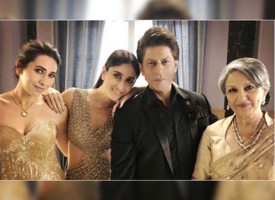 Shah Rukh Khan clicks photos with Karisma Kapoor, Kareena Kapoor Khan