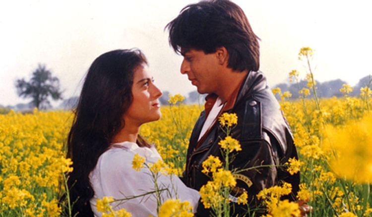 Fans Lip-Syncing Song from DDLJ